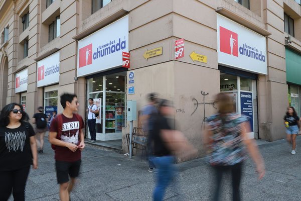 Farmacias Ahumada define nueva estrategia para Chile tras completar reestructuración
