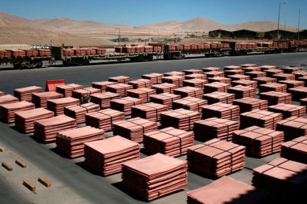 <p>Las dos mineras que se desmarcan de lento despegue del sector</p>