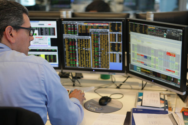 Pese a mayores expectativas de TPM mercado prevé demora en alza de tasas de bonos