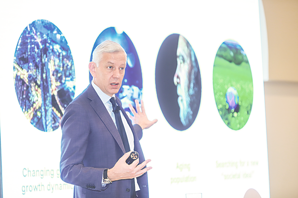 Barton, exCEO de McKinsey: “Los negocios deben tener un propósito”