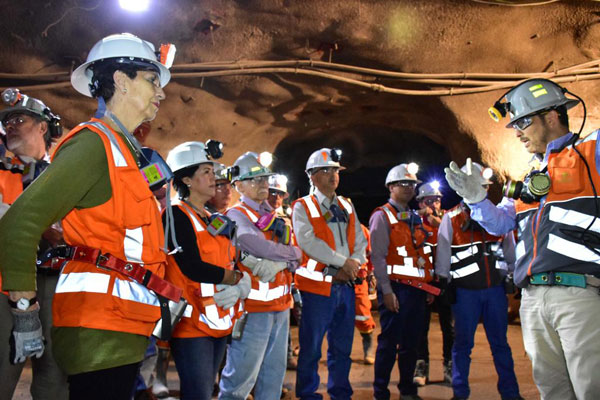 <p>Sindicatos de Chuqui rayan la cancha a Codelco y firma buscará diálogo</p>