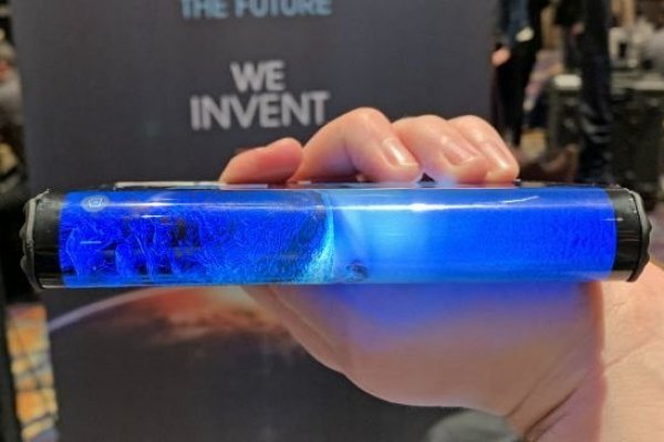 El primer 'smartphone' con pantalla plegable ya está a la venta