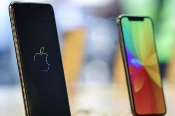 Apple lanzará tres nuevos iPhone en 2019, uno de ellos con triple cámara