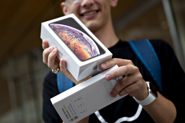 Distribuidores minoristas de Apple en China reducen precios del iPhone hasta en 22%