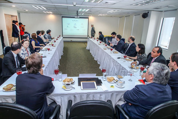 Exportadores piden dar un salto en imagen país y apoyan plan que integra fundación a ProChile
