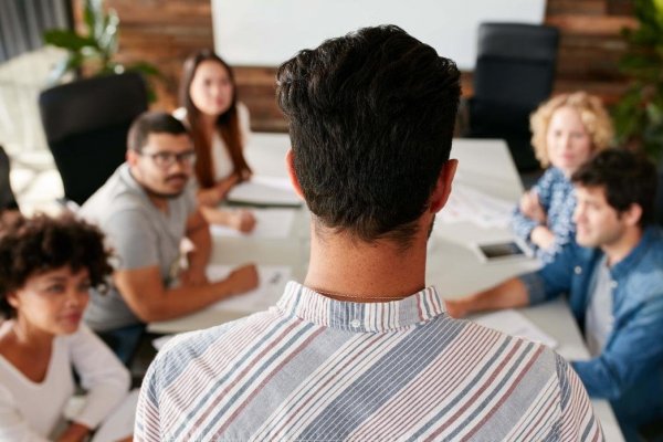 50% de las personas que emprenden en Chile tienen entre 30 y 44 años