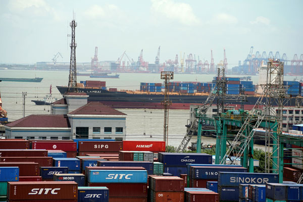 Débil balanza comercial de China alienta preocupación y pone presión a negociación con EEUU