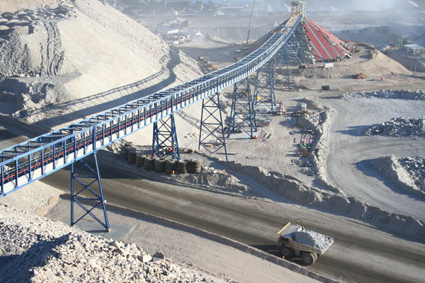 <p>Fuerte interés lleva a Codelco a aplazar recepción de ofertas para desaladora de US$ 1.000 millones</p>