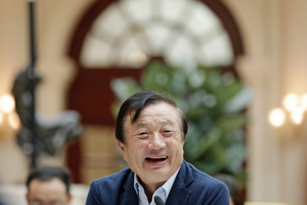 Fundador de Huawei rompe el silencio y niega acusaciones de espionaje