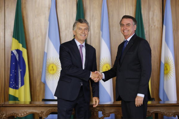 Bolsonaro y Macri condenan al gobierno de Maduro y aseguran que "es una dictadura"
