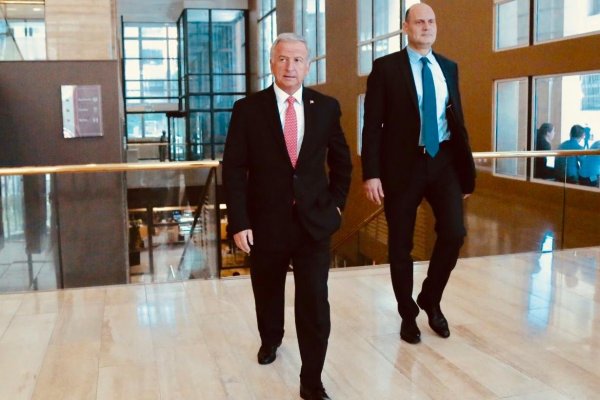 Larraín y propuesta de subir cuota de contratación de migrantes: "Estamos abiertos a escuchar opiniones"