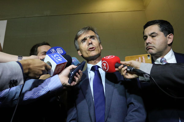 Gremios intensifican movilizaciones por la jibia y se trasladan a Santiago