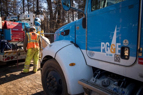 PG&E, la mayor eléctrica de EEUU se declara en quiebra tras demandas por incendios