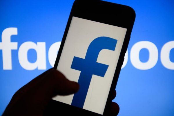 Apple castiga a Facebook: bloquea app que paga a usuarios para acceder a sus móviles