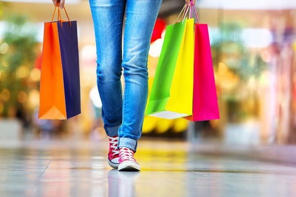 Retail y banca soportan 69% de los 4 millones de deudores en Chile