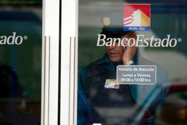 <p>BancoEstado declina comprar participación de Santander en Transbank</p>