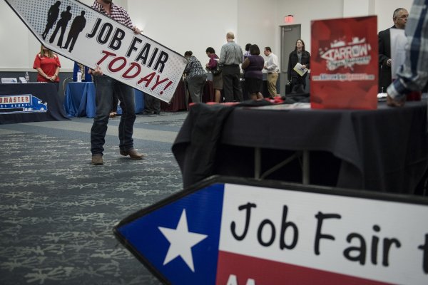 Desempleo en EEUU subió a 4% en enero, pero creación de empleo privado superó expectativas