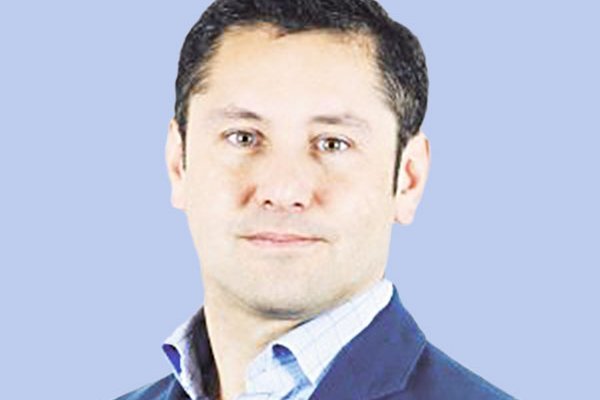 Carlos Jerez reemplazará a Alejandro Jadresic en Ingeniería de la UAI