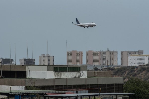 Aerolíneas eliminan las escalas en Venezuela frente al aumento de la tensión