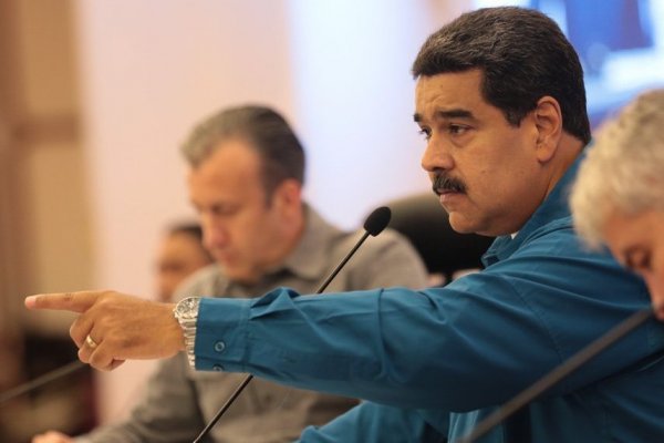 Maduro le pide ayuda al Papa Francisco y critica a España por reconocimiento a Juan Guaidó
