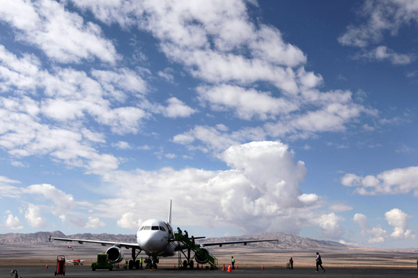 No todo es Santiago: Tráfico aéreo entre regiones rompe tendencia a la baja ante mayor competencia