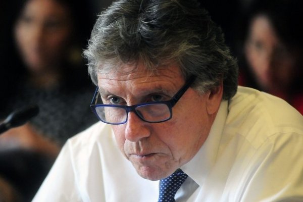 Ministro de Defensa sale a aclarar "confusión" por anuncio de toque de queda en Concepción