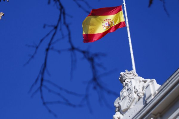 Incertidumbre política en España aleja posibilidad de aumento en calificación de Moody's