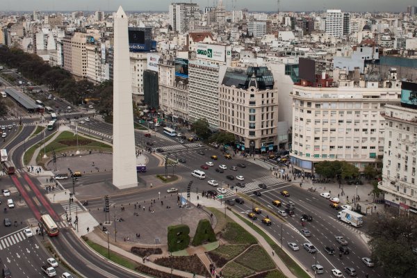 Argentina: La inflación se acelera en enero y acumula casi 50% en 12 meses