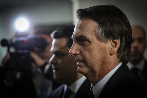 Reforma de pensiones de Brasil recibe duras críticas y pone en alerta a Bolsonaro