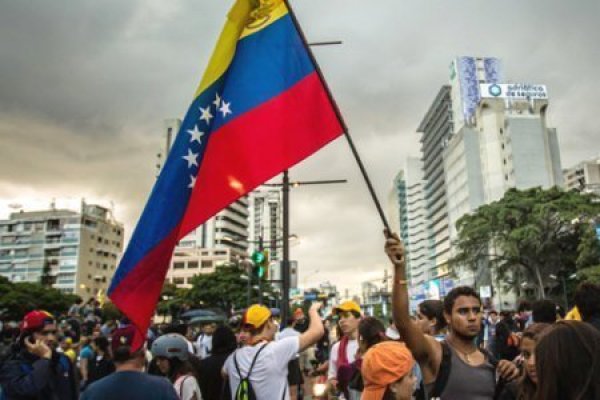 Venezuela se prepara para la jornada clave del sábado en Cúcuta
