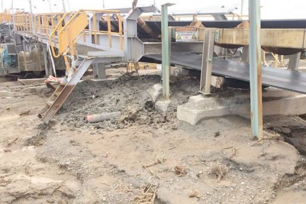 <p>Gobierno calificó de "bastante grave" los daños de las lluvias en la mina El Abra</p>