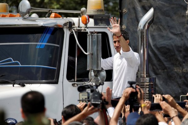 Camiones con ayuda humanitaria comienzan el viaje a Venezuela