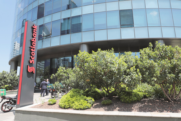 Scotiabank captura el 45% de sinergias post fusión en primeros cuatro meses