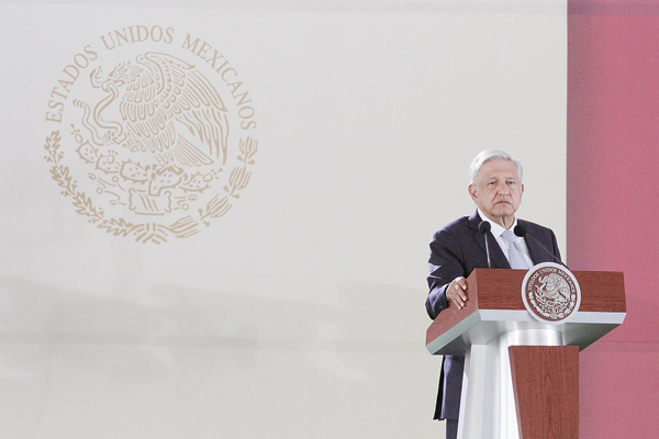 Especialistas prevén expansión de apenas 1,64% para el primer año de AMLO
