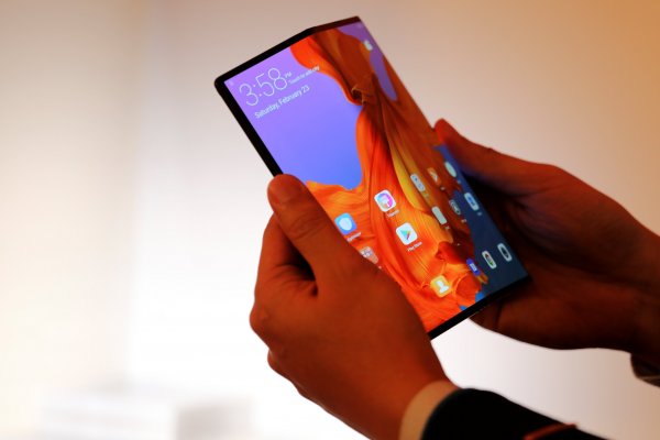 ¿Son un truco de ventas los teléfonos plegables?
