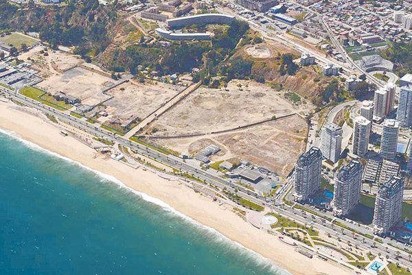<p>Hasta planes para enfrentar tsunamis e incendios: las altas exigencias a proyecto inmobiliario de Copec en Viña del Mar</p>