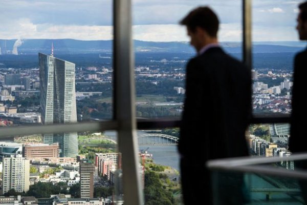 El BCE debe reconsiderar su plan de ajustes para evitar caer en otra recesión