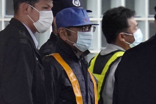 Expresidente de Nissan sale en libertad bajo fianza tras 108 días en una cárcel de Japón