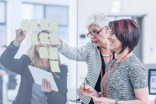 Nueve de cada diez empresas en el mundo tiene una mujer en su alta dirección