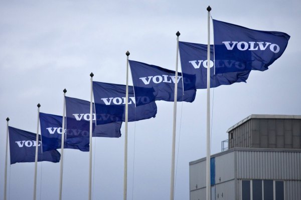 Volvo limitará la velocidad de sus autos para evitar accidentes mortales