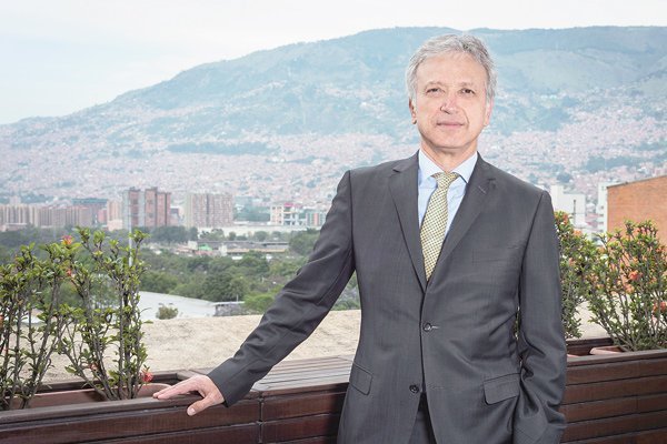 <p>Inversiones por US$ 42 millones planea Seguros Sura para la región</p>