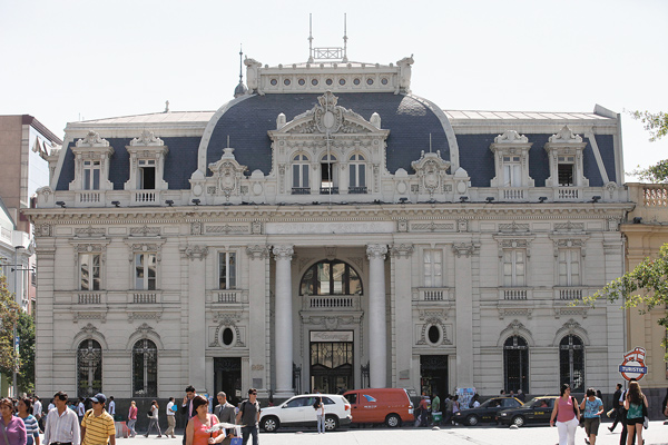 Correos de Chile remodelará histórico edificio en Plaza de Armas