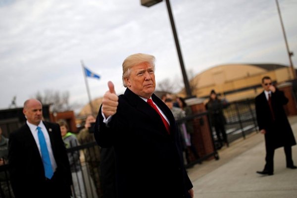 Trump pide cortar ayuda a Latinoamérica y guardar US$ 500 millones para "responder a la crisis" en Venezuela