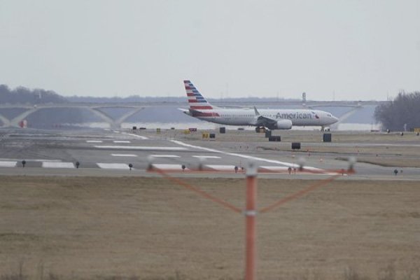 <p>EEUU cede a presión mundial y deja en tierra aviones 737 Max de Boeing</p>