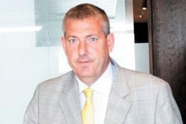Lo que tendría que pagar alguien si le quiere comprar las acciones de la "U" a Carlos Heller