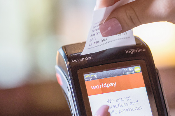 FIS adquiere Worldpay y acelera la consolidación en sector de pagos internacionales