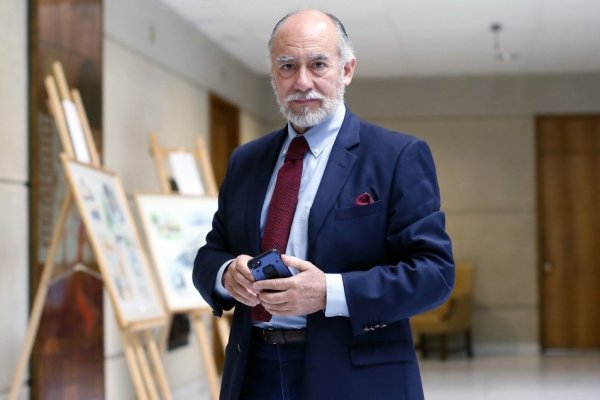 En medio de una tensa jornada con dos votaciones el DC Iván Flores asume la presidencia de la Cámara