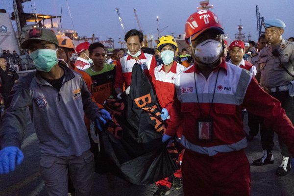 <p>Un piloto fuera de servicio salvó a otro Boeing 737 de estrellarse un día antes del desastre de Indonesia</p>