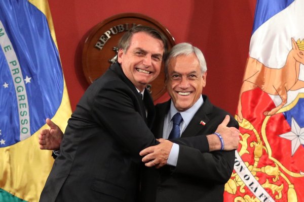 Bolsonaro destaca el sistema de pensiones chileno y le lanza una broma al presidente Piñera