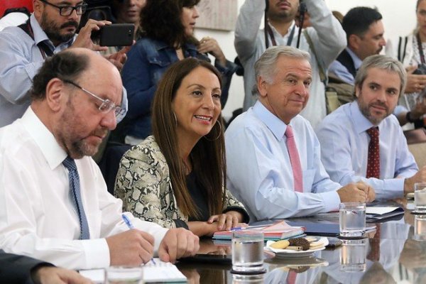 Ministros explicarán con "diálogos ciudadanos" necesidad de aprobar reforma tributaria